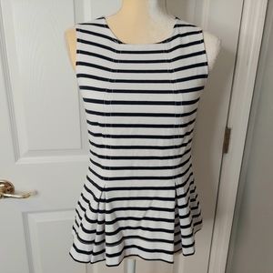 Banana Republic White Top woth Black Stripes Size Small